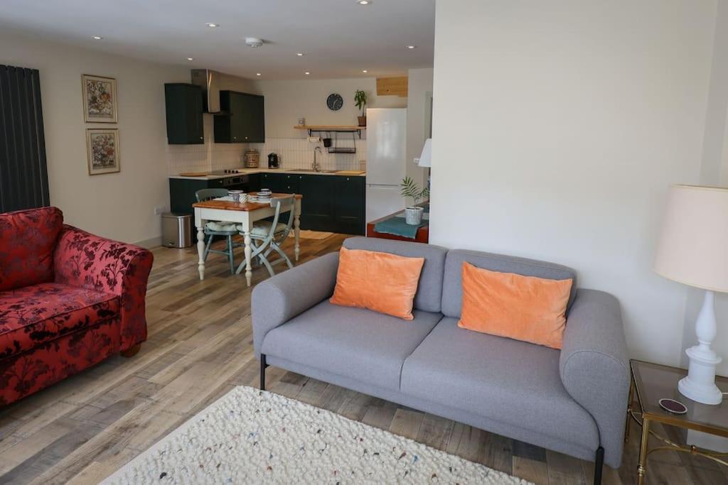 Spacious 1-Bed Apartment With Super King Or Twin In Central Charlbury, Cotswolds Εξωτερικό φωτογραφία