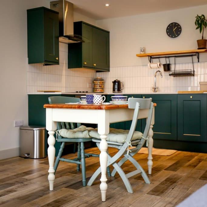 Spacious 1-Bed Apartment With Super King Or Twin In Central Charlbury, Cotswolds Εξωτερικό φωτογραφία